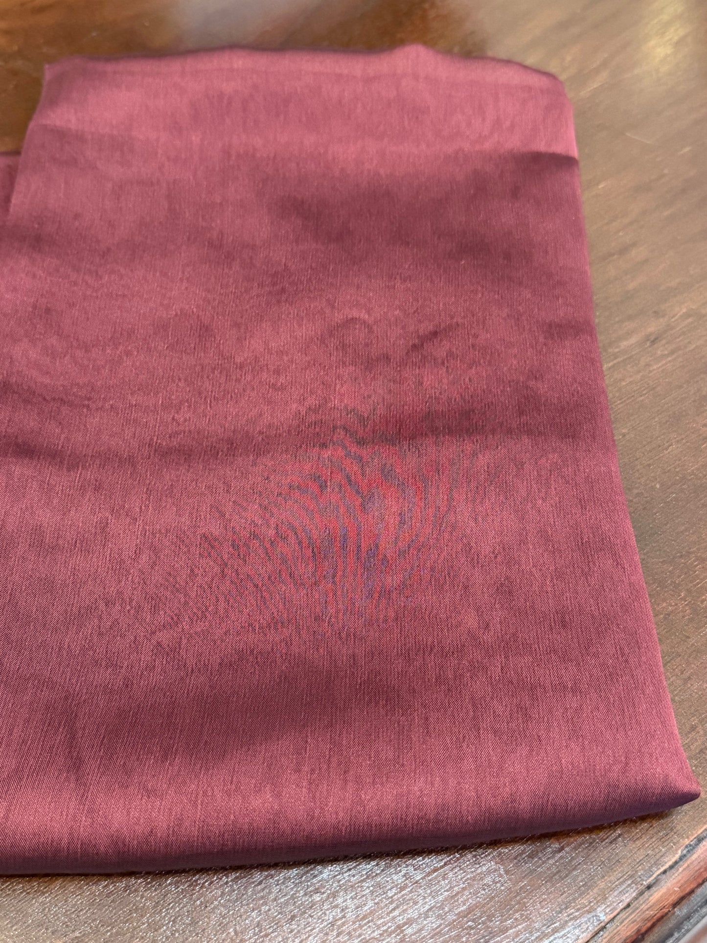 Iridescent Chiffon Hijab: Burgundy