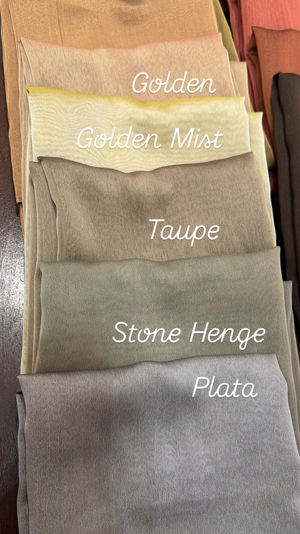 Iridescent Chiffon Hijab: Plata