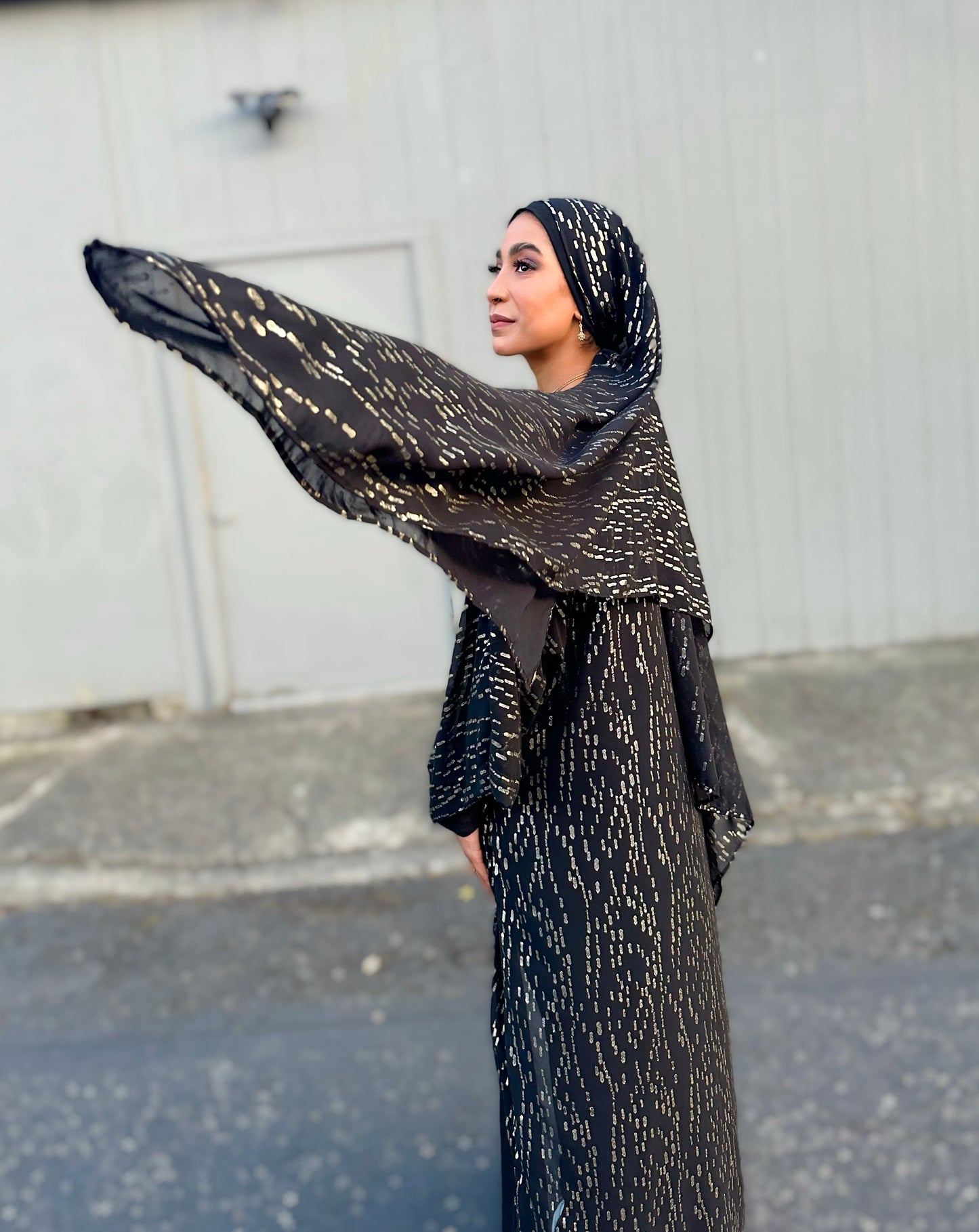 Burnout Metallic Chiffon Hijab: Black & Gold Royalty