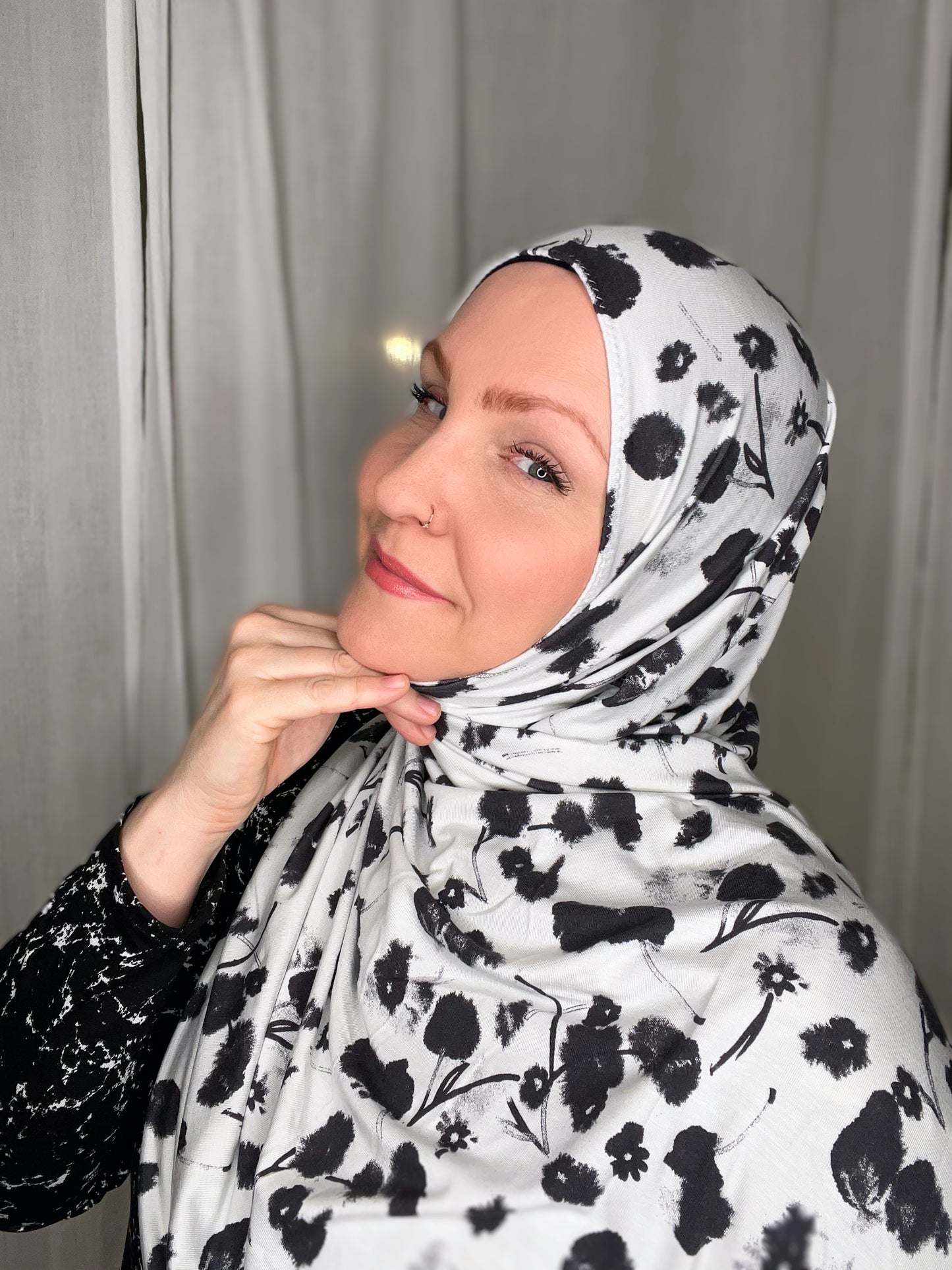 Printed Jersey Hijab: Black Dandelion Puffs
