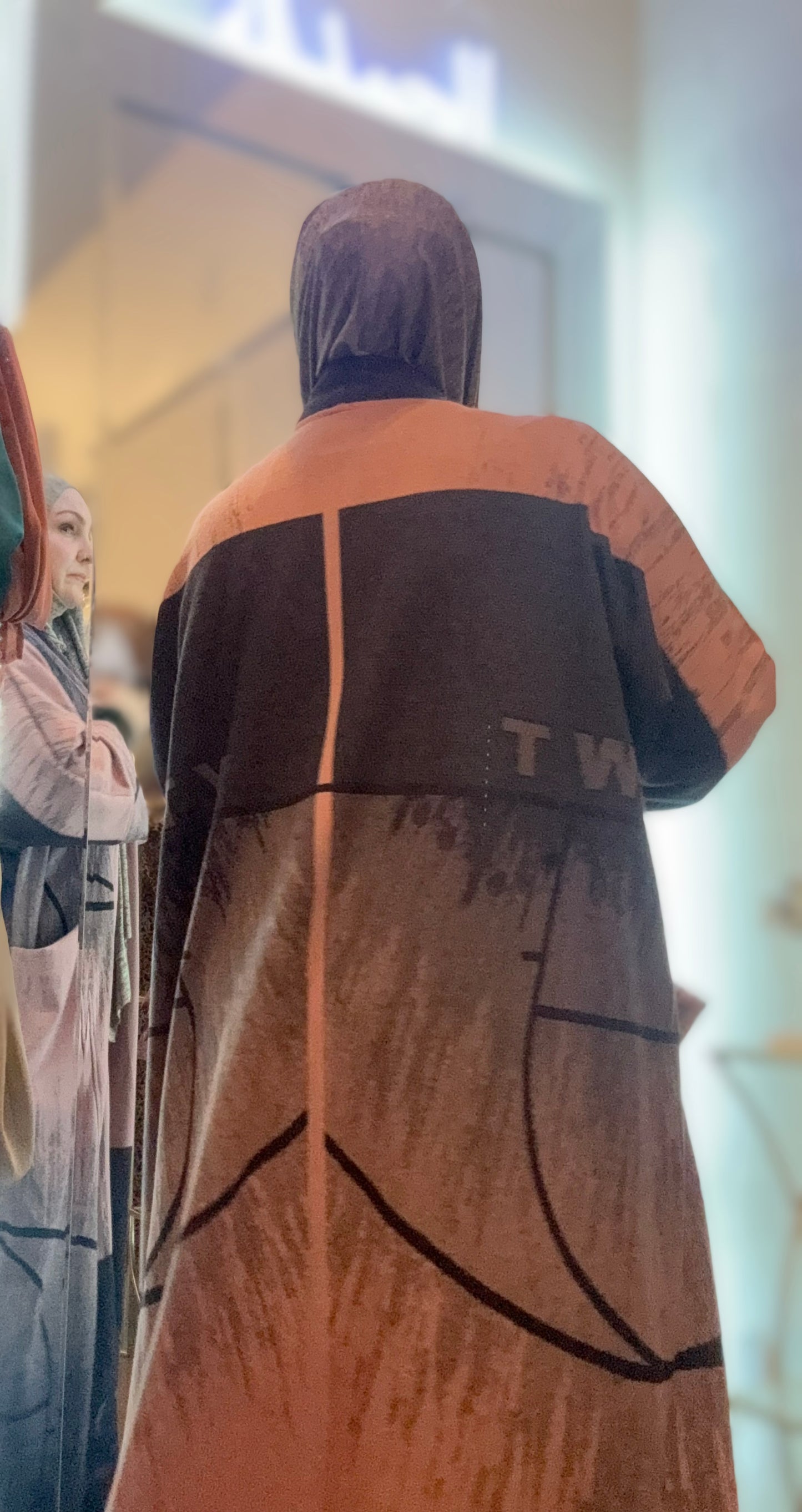 Pocket Anorak Sweater Abaya - Courtside