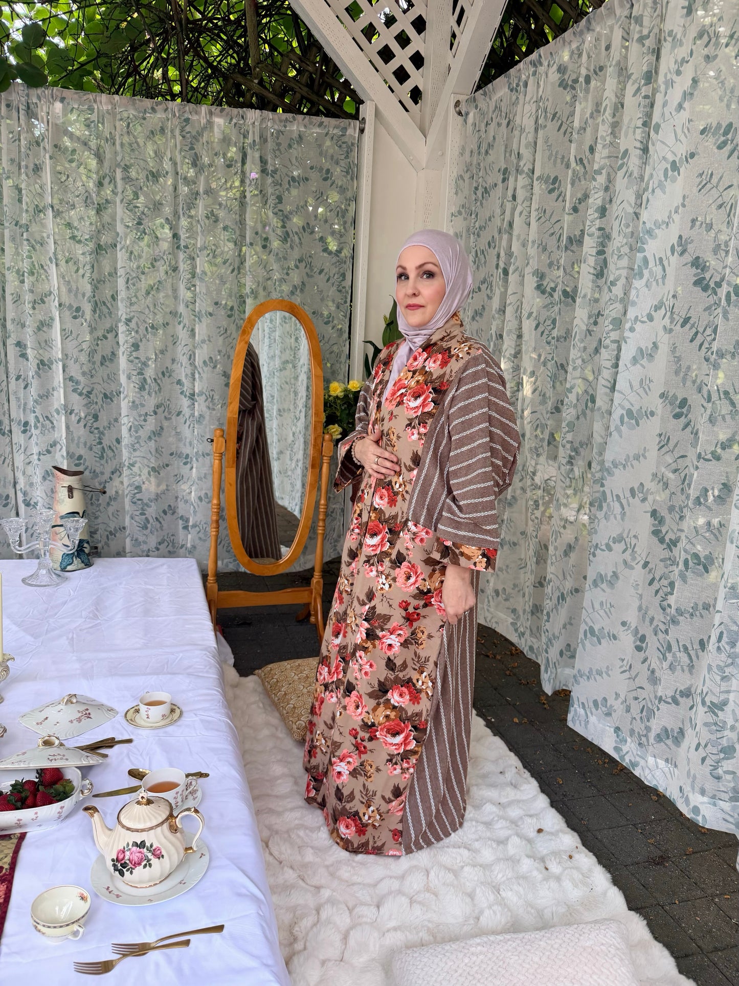 Pocket Anorak Abaya — Terracotta Rose Garden