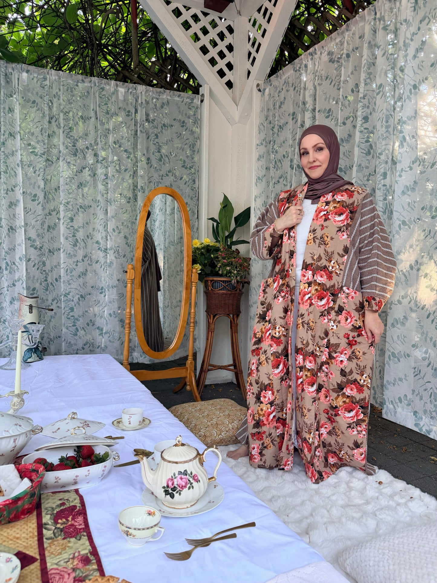 Pocket Anorak Abaya — Terracotta Rose Garden