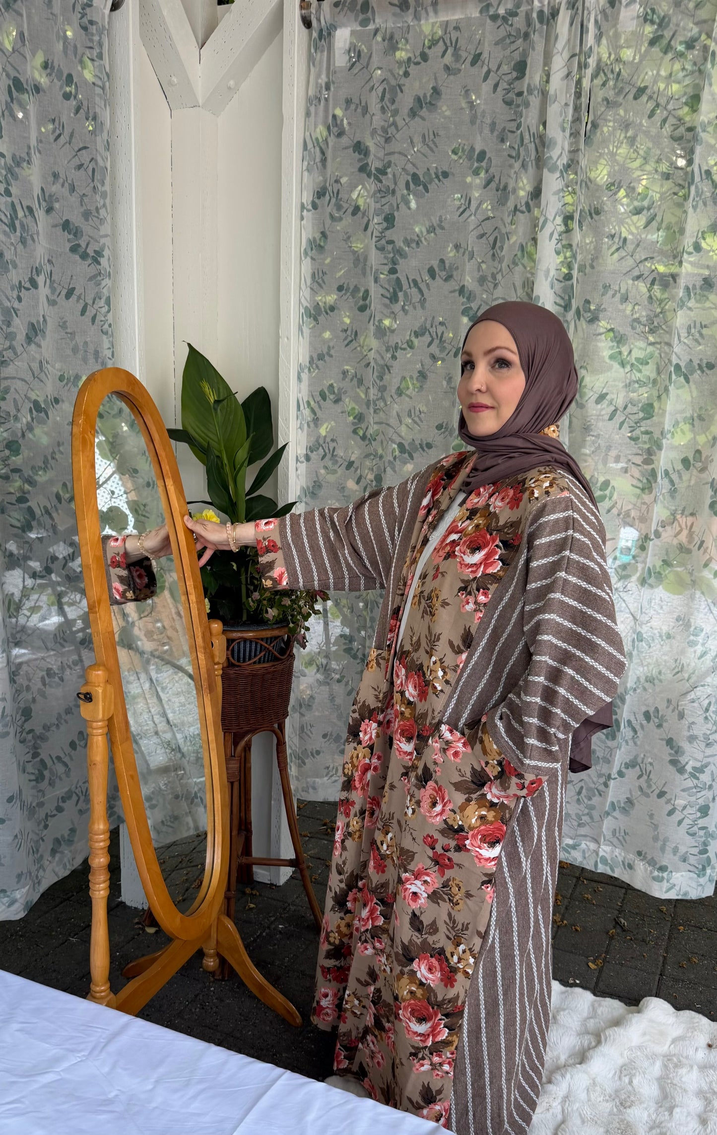 Pocket Anorak Abaya — Terracotta Rose Garden