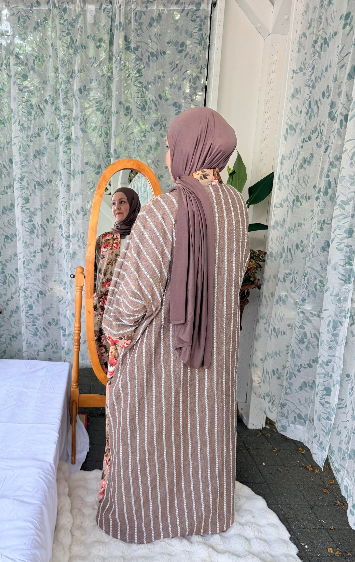 Pocket Anorak Abaya — Terracotta Rose Garden