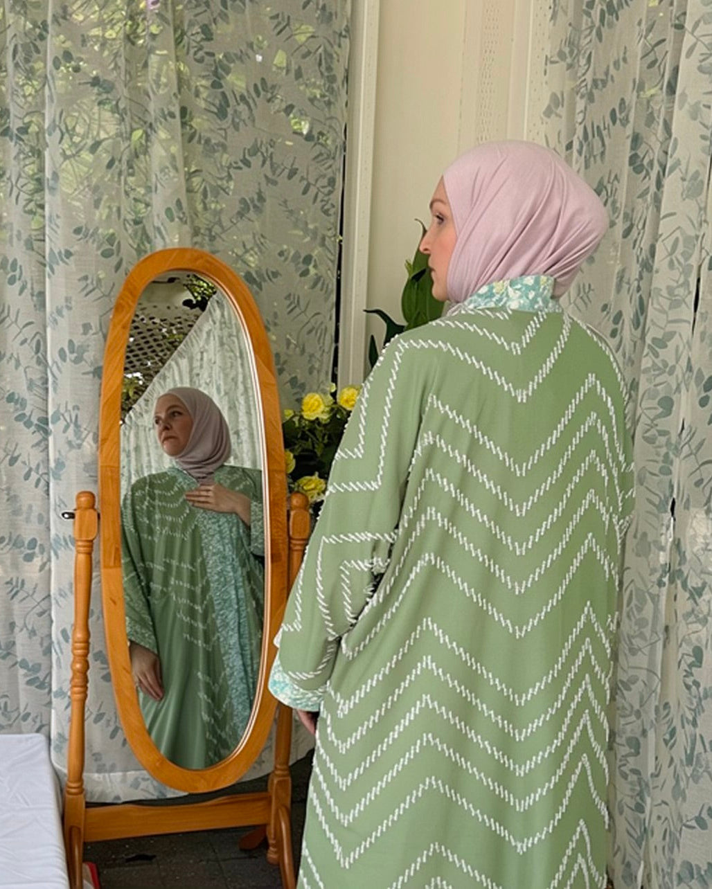 Pocket Anorak Abaya — Meadow Edge