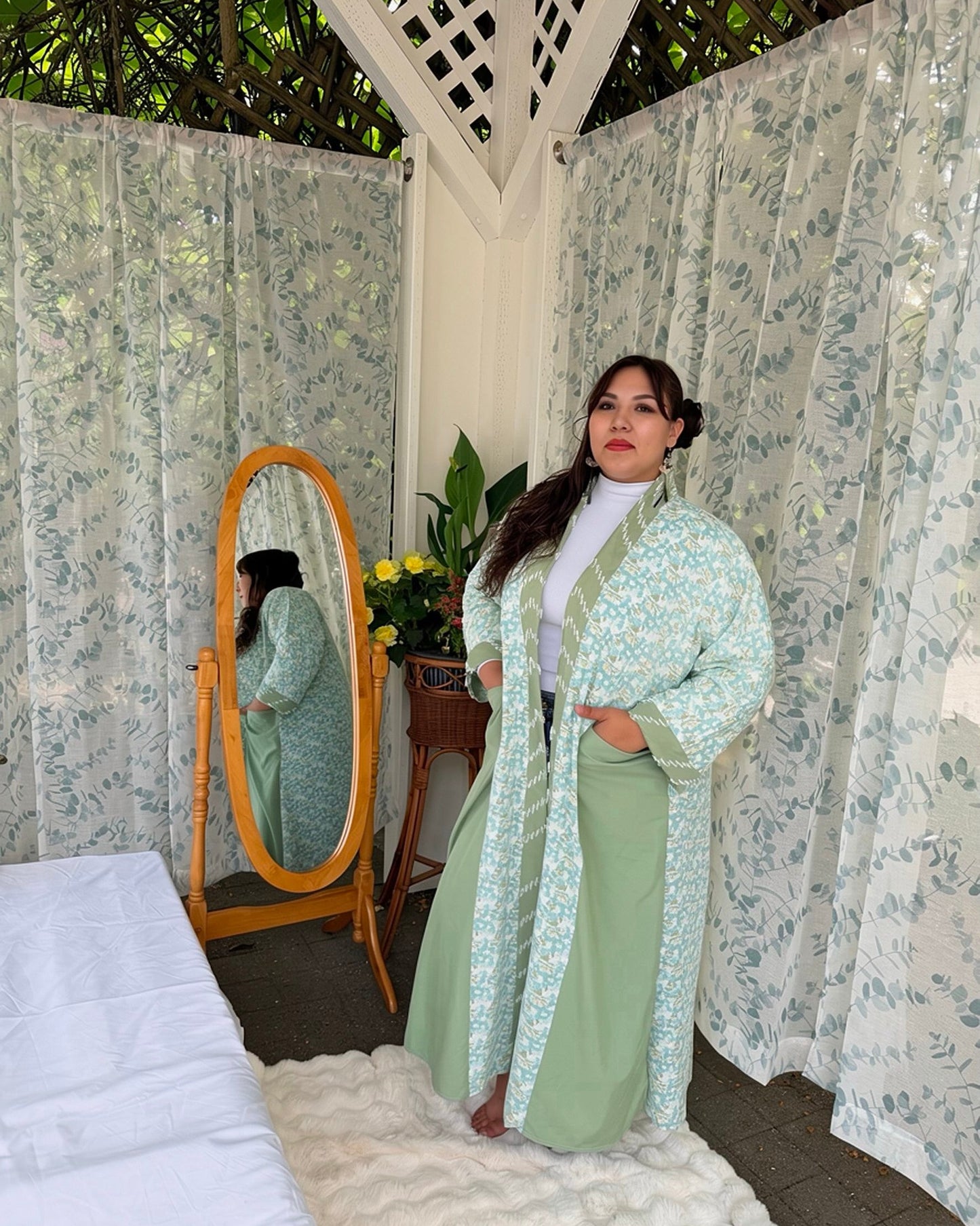 Pocket Anorak Abaya — Meadow Front