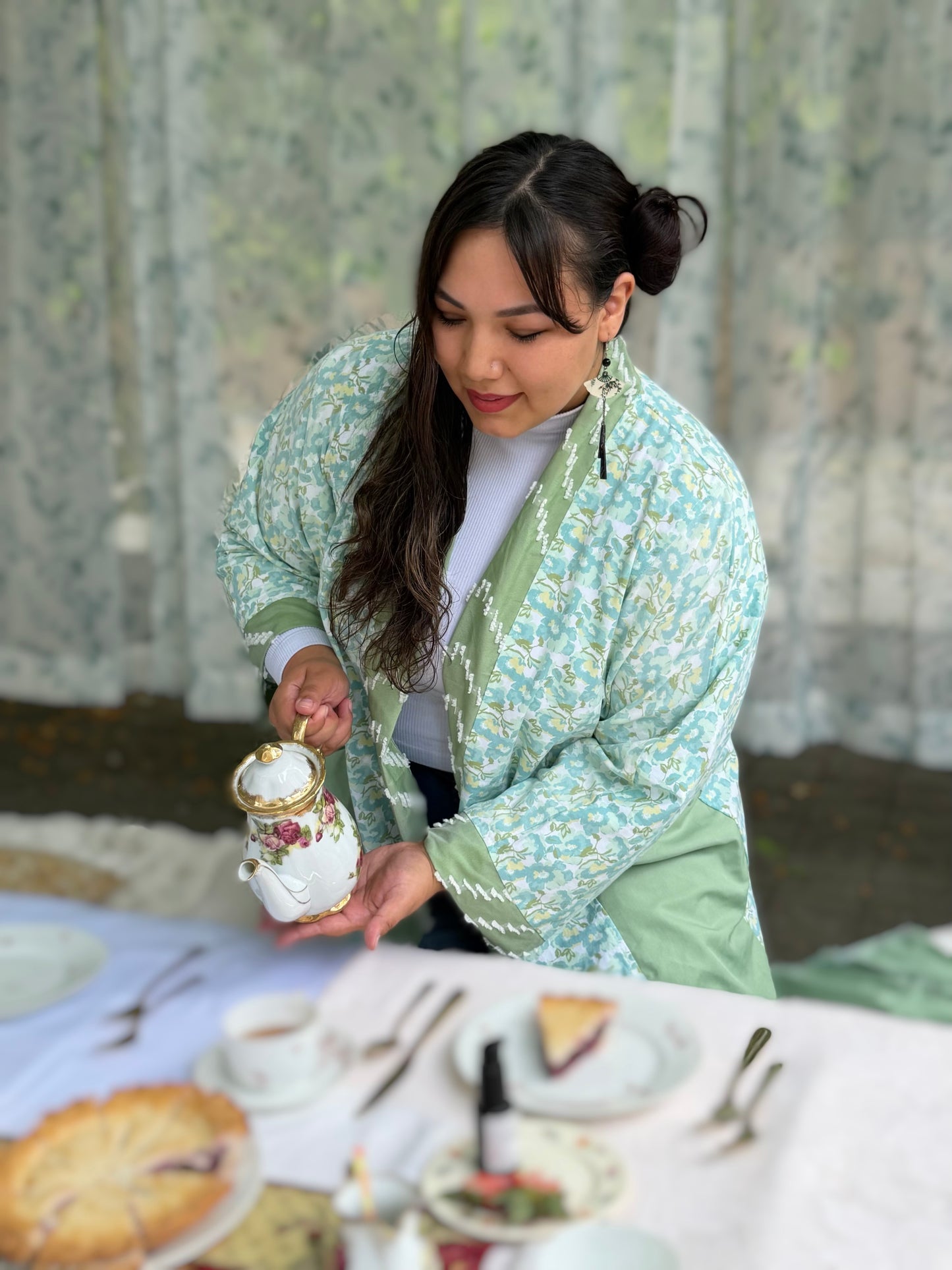 Pocket Anorak Abaya — Meadow Front