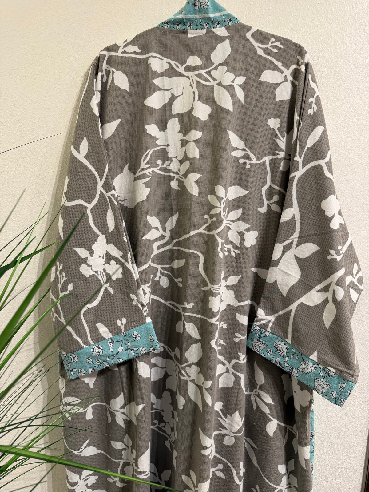 Upcycled Pocket Anorak Abaya — Iznik Garden