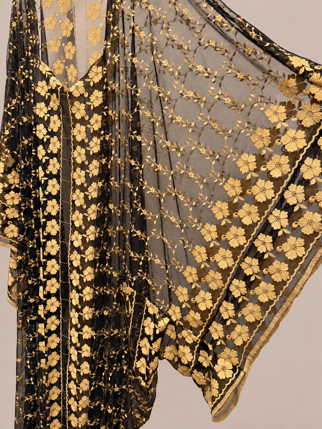 Golden Vine — Kuwaiti Stretch Lace Thobe