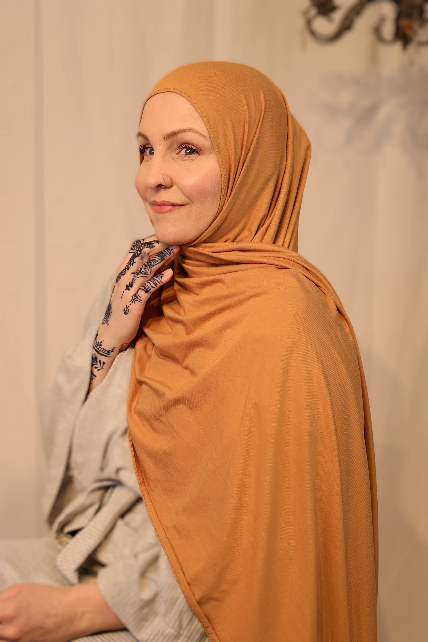 Jersey Hijab: Caramelo