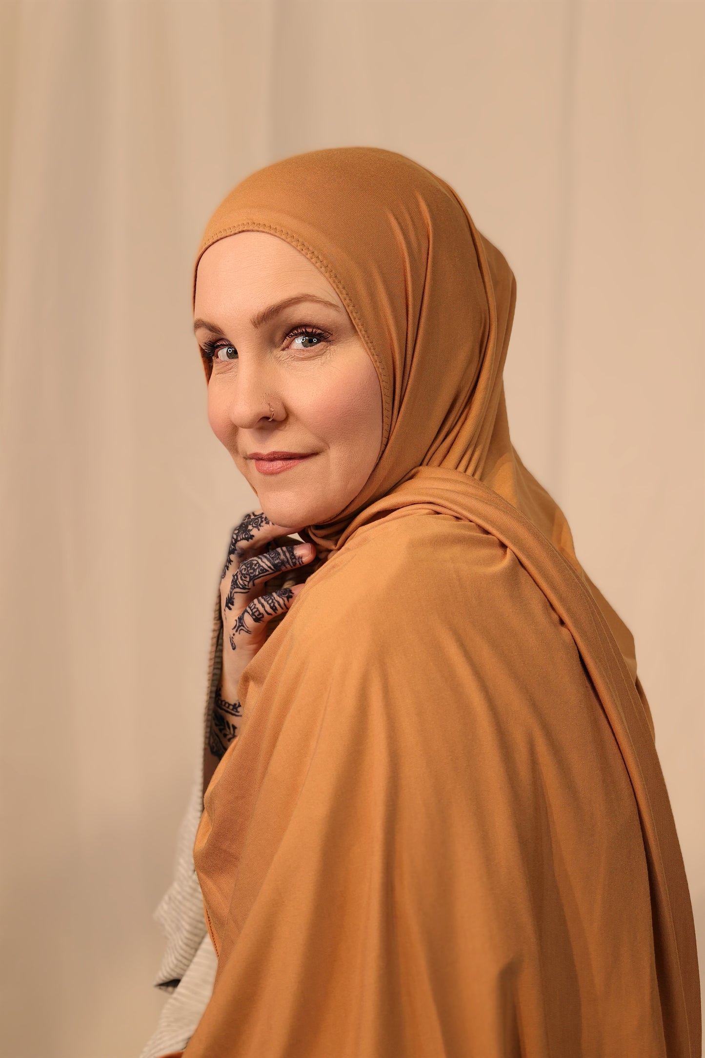 Jersey Hijab: Caramelo