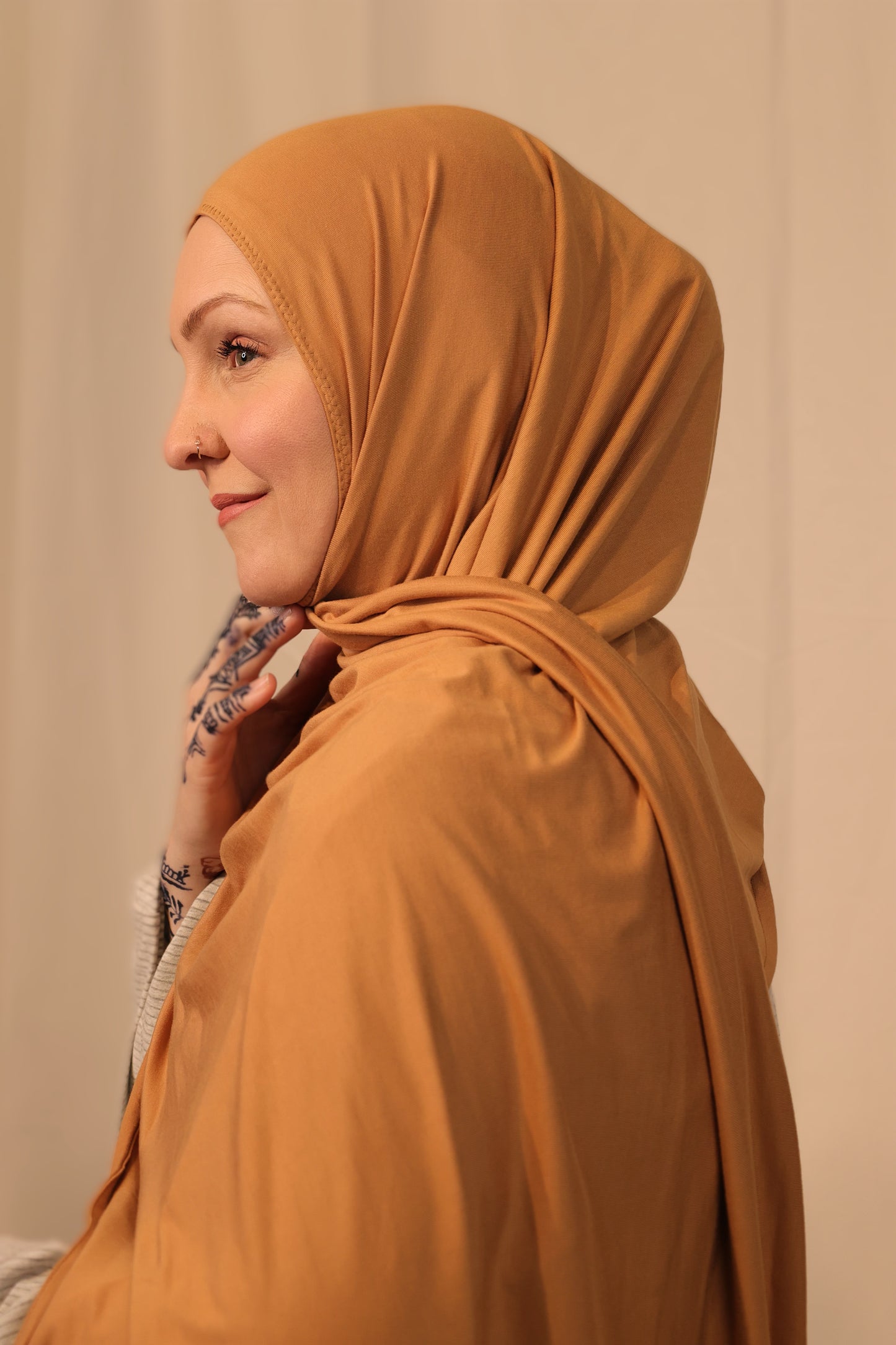 Jersey Hijab: Caramelo