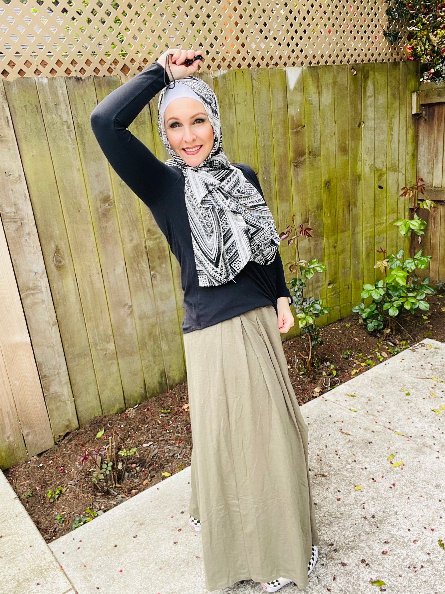 Limited Edition Crinkle Chiffon Hijab: Bold Black & White Chevrons
