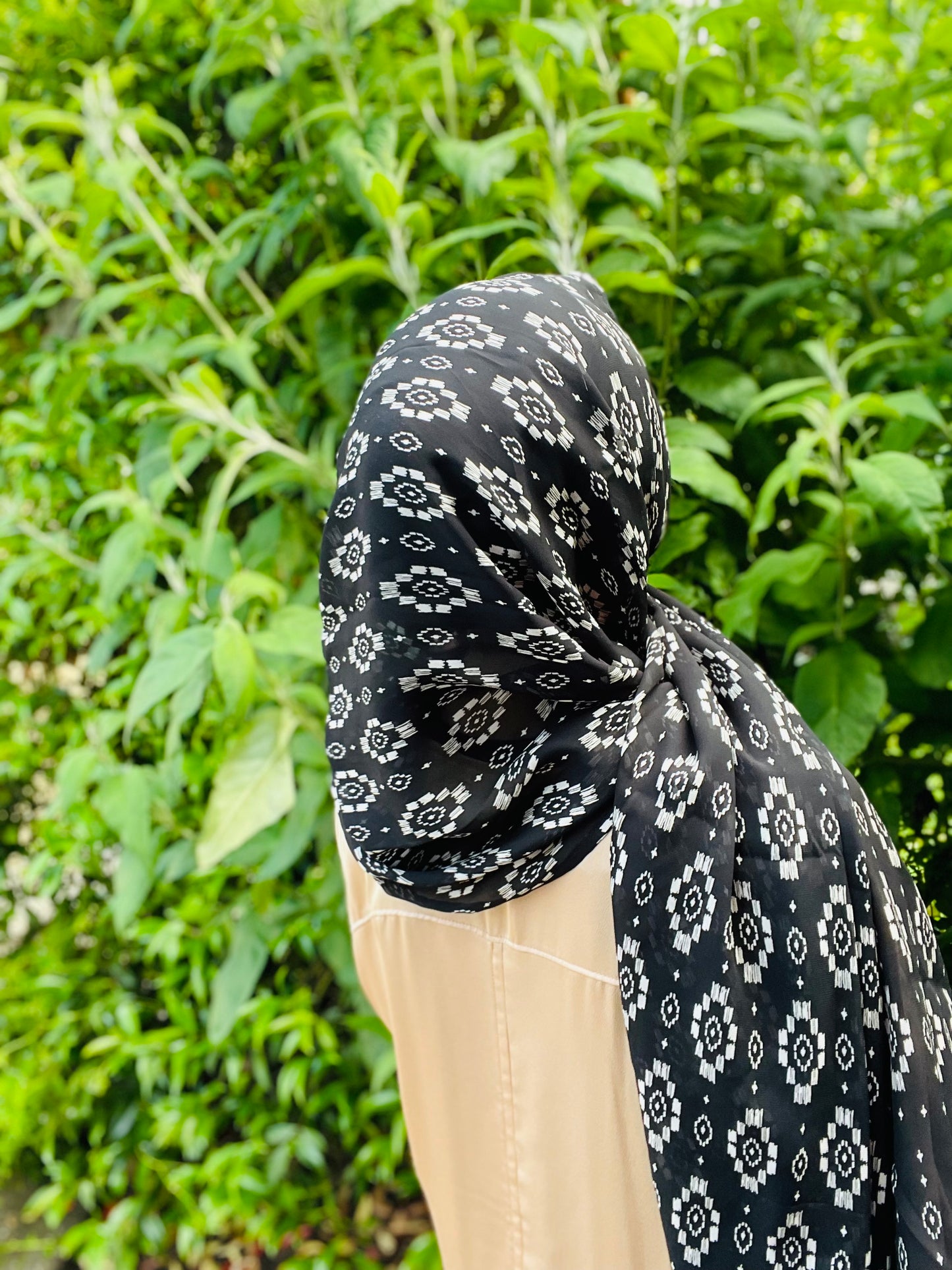 Limited Edition Crepe Chiffon Hijab: Black Diamond