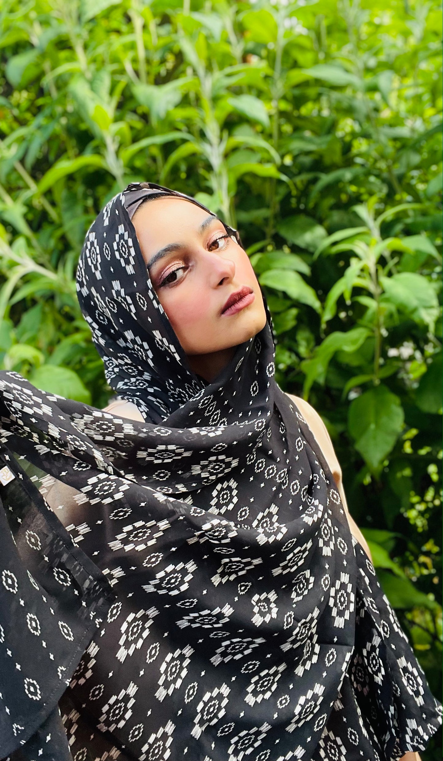 Limited Edition Crepe Chiffon Hijab: Black Diamond