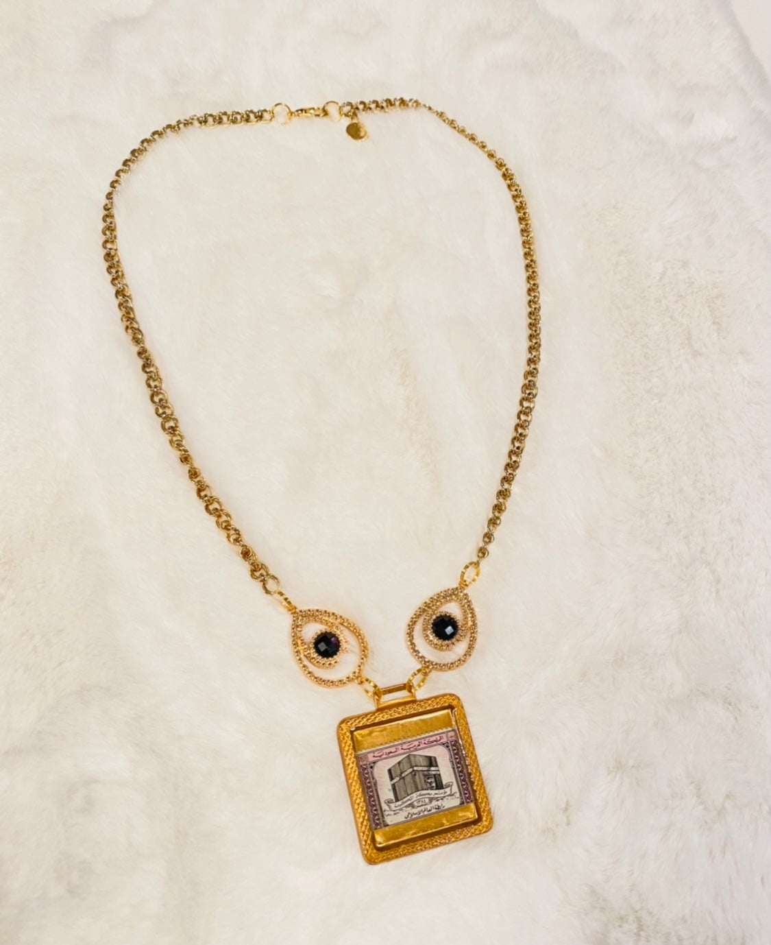 Vintage Necklace - The Kaaba in Pink