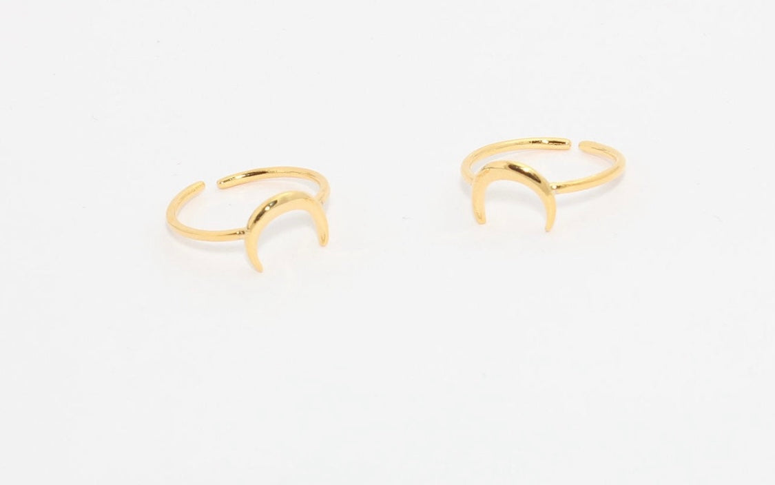 Gold Ring: Crescent Moon
