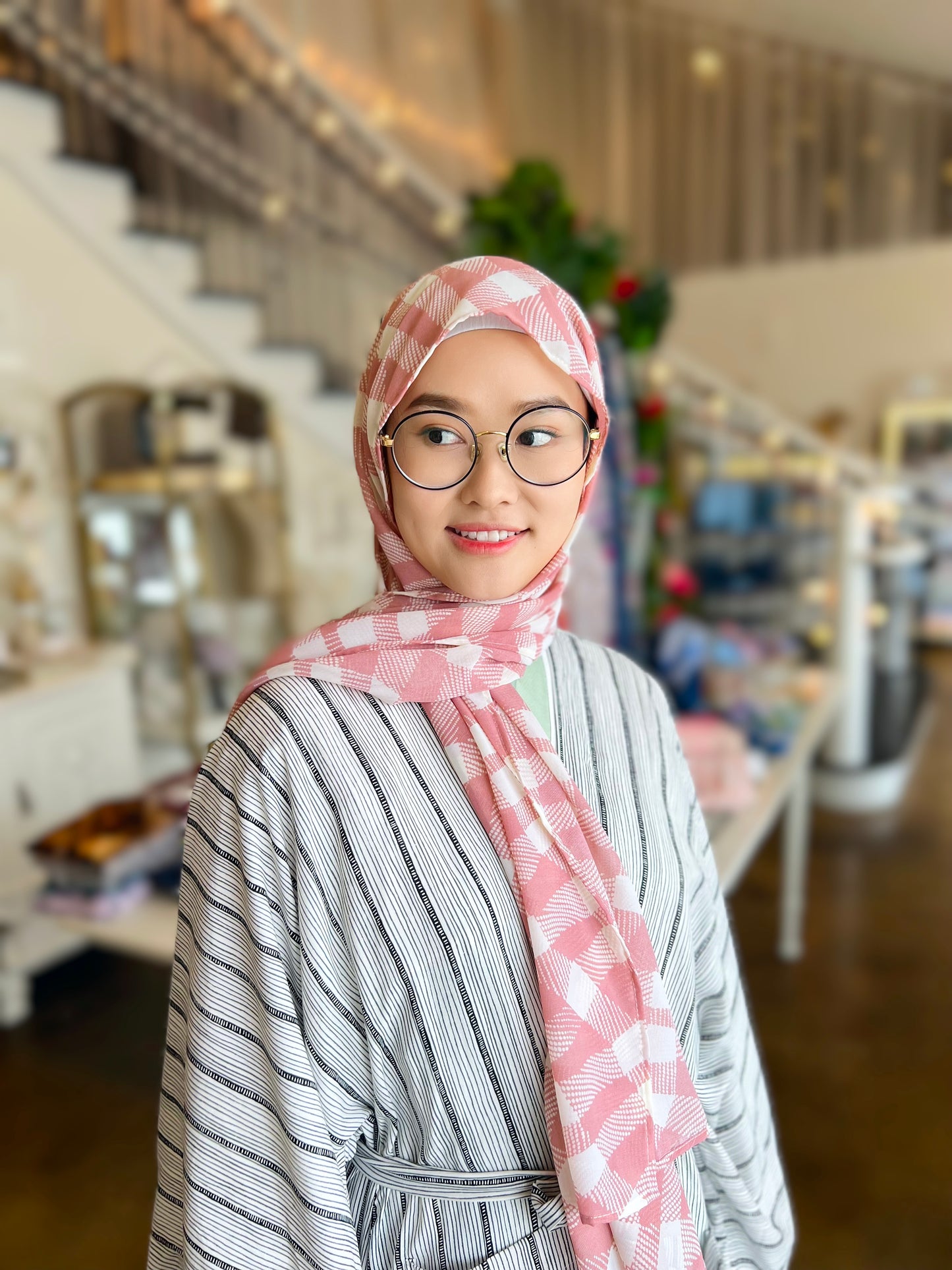Chiffon Hijab: Blushed Checkers