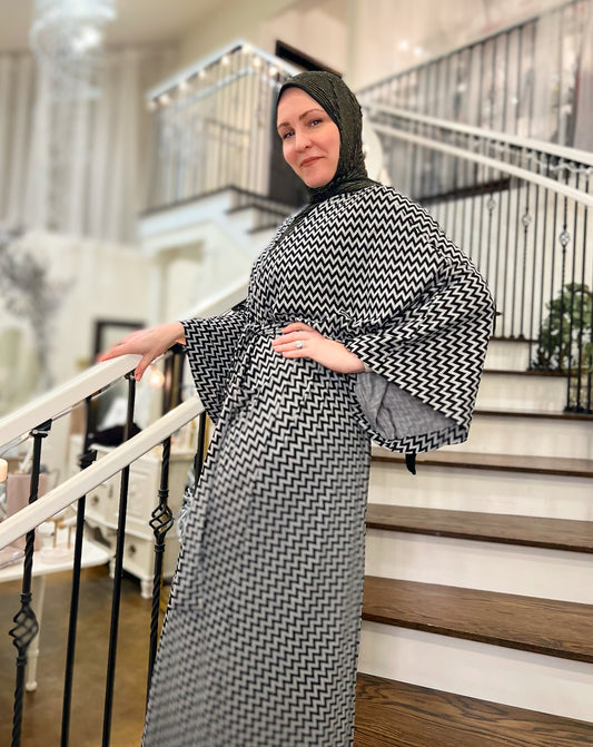 Signature MC Kimono: Statement Chevron