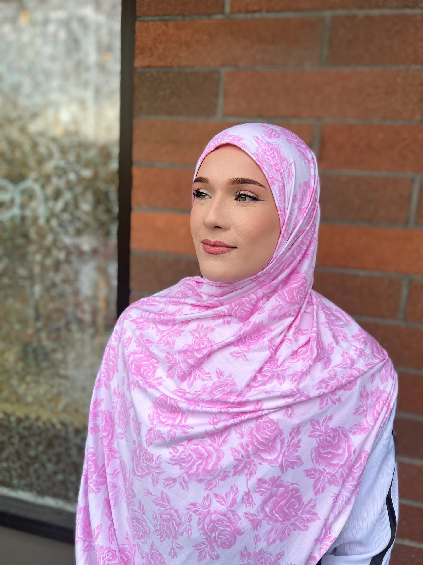 Printed Jersey Hijab: Pink Roses