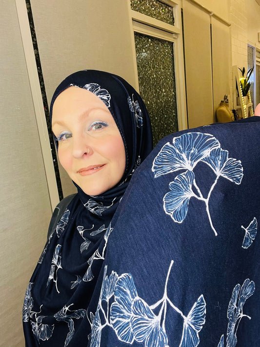 Printed Jersey Hijab: Navy Gingkos