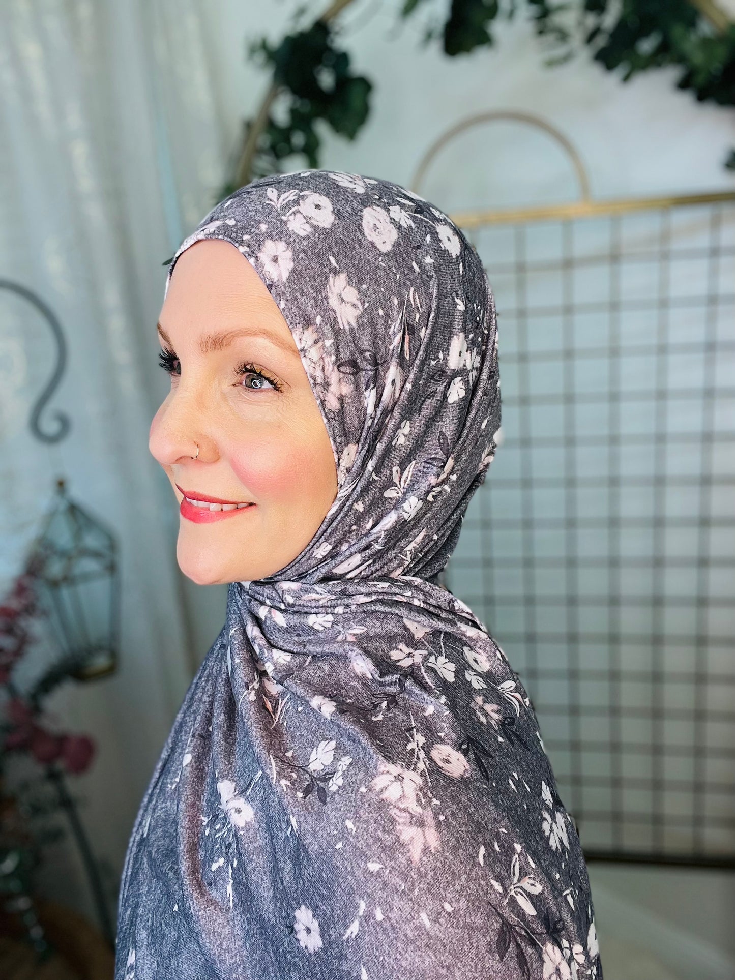 Printed Jersey Hijab: Falling Heather Grey Floral