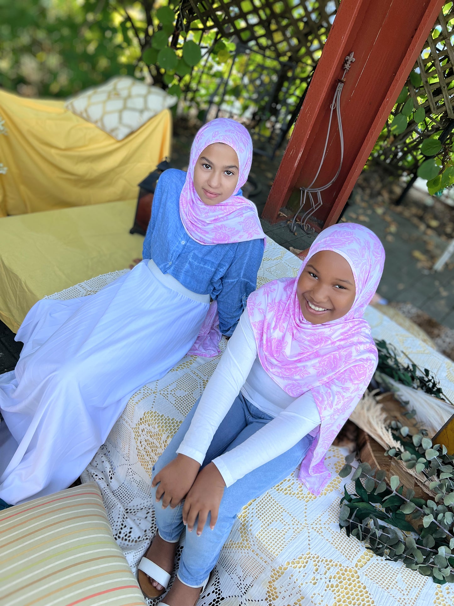 Printed Jersey Hijab: Pink Roses