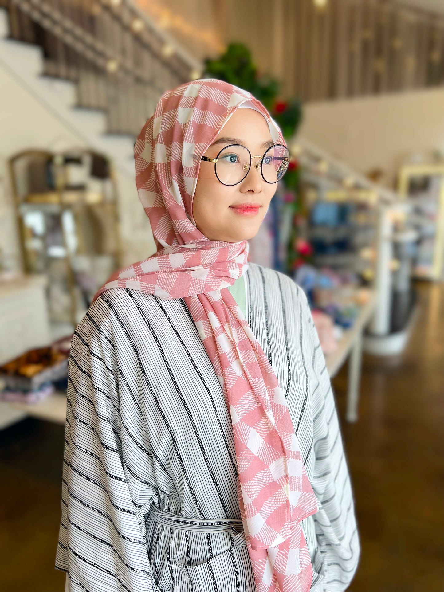 Chiffon Hijab: Blushed Checkers