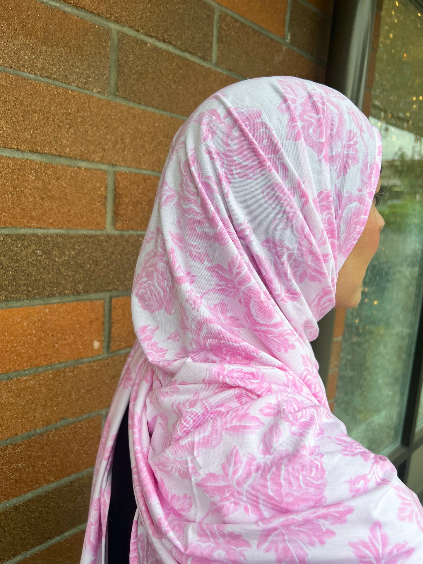 Printed Jersey Hijab: Pink Roses
